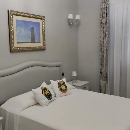 Lipari Suite B&B לינה וארוחת בוקר 3*